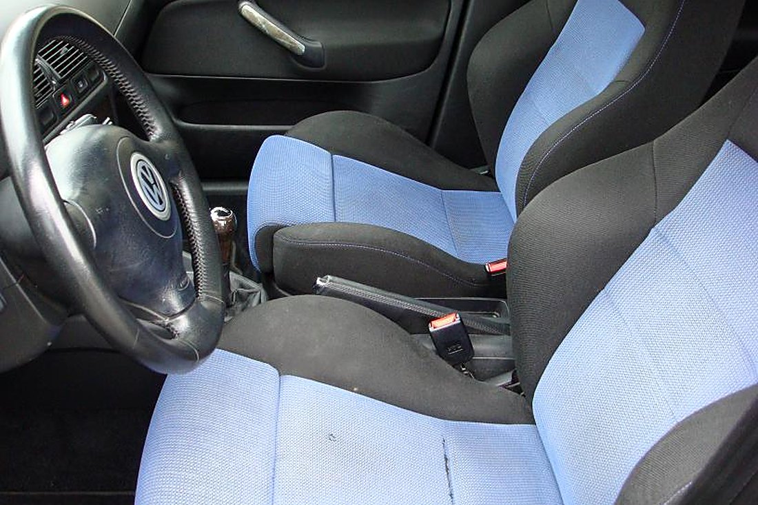 Sièges sport Recaro d'une Volkswagen Golf IV GTI